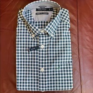 NWT Nautica Men’s Button Up Dress Shirt M